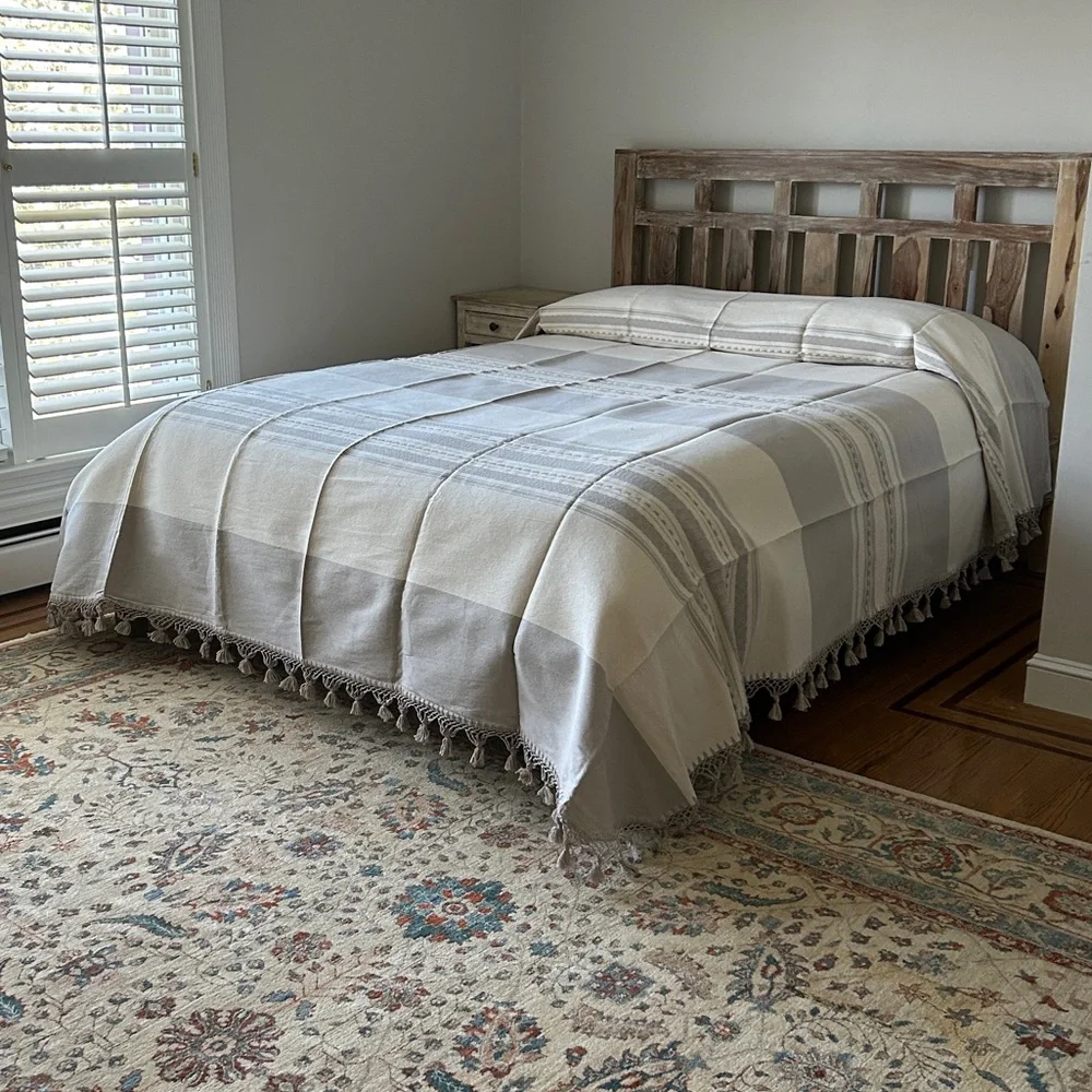 Hand loom Queen Size Cotton Bedspread.